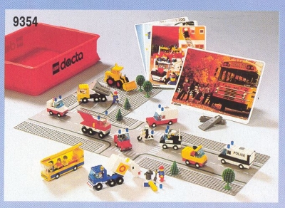 LEGO 9354-Town-Street-Theme